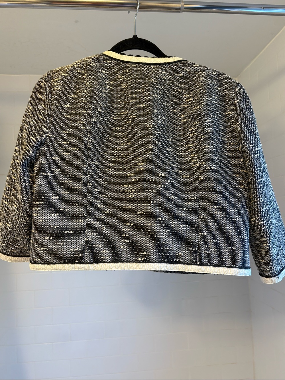 Nanette Lepore Black, White & Gray Tweed Cropped Jacket with Scallop Trim - Picture 2 of 6